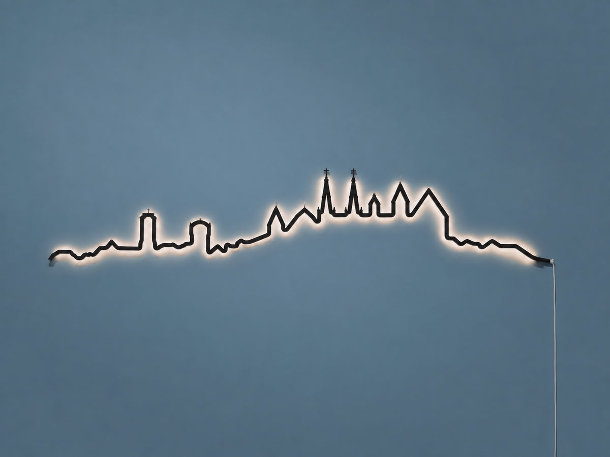 Kontura Skyline Neuenburg in Schwarz, beleuchtet an der Wand #Farbe_Schwarz