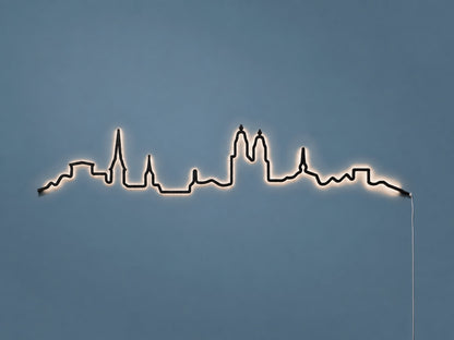 Kontura Skyline Zürich in Schwarz, beleuchtet an der Wand #Farbe_Schwarz